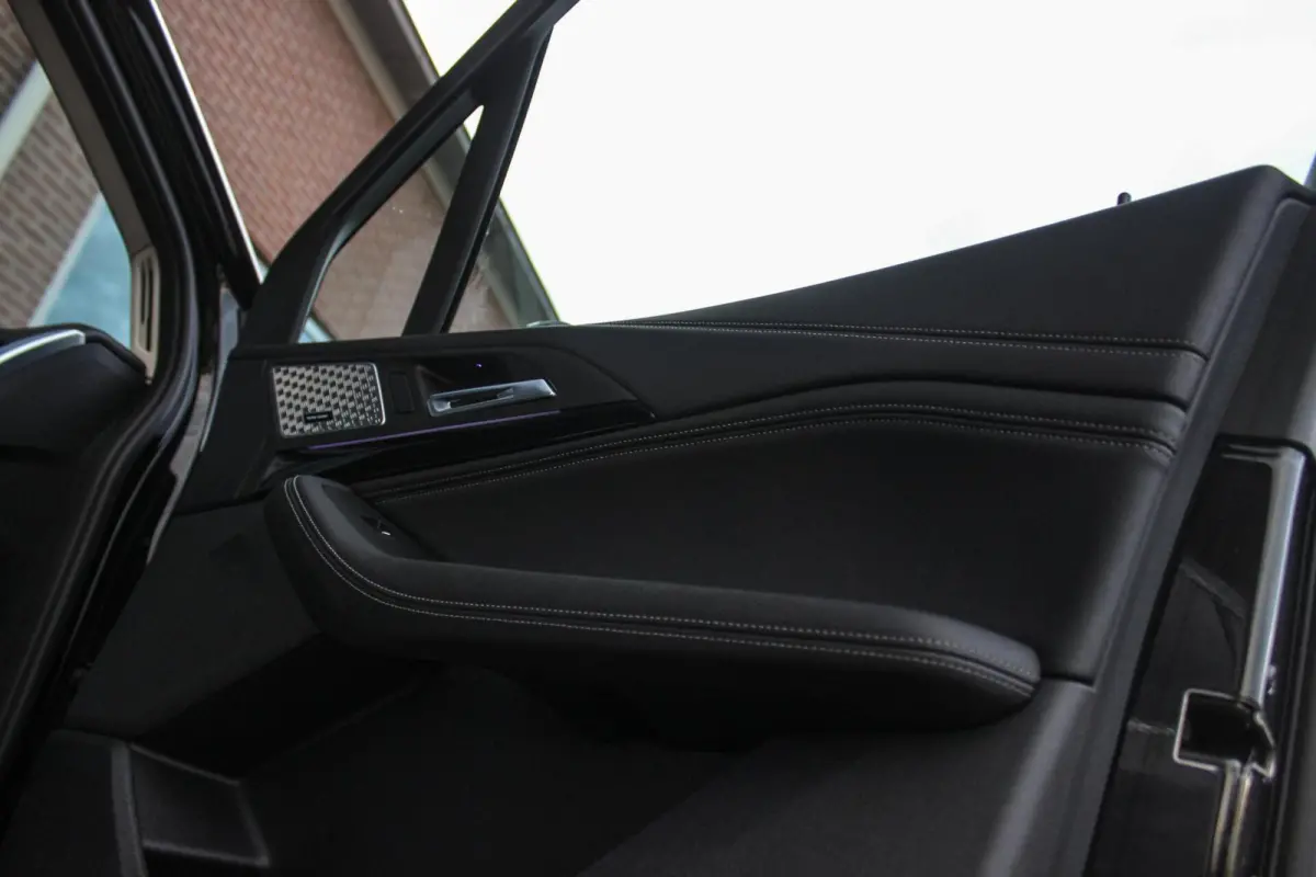 230e xDrive Luxury Line | 1e eigenaar | BTW auto | Driving Assistant | Harman Kardon | 360 camera | Panoramadak | Head-up | M-sportstuur | Keyless entry