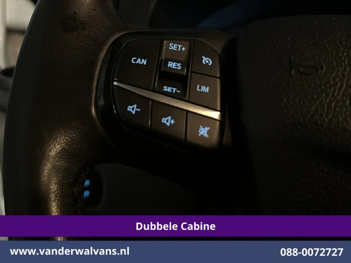 2.0 TDCI 131pk L2H1 Dubbele Cabine Euro6 Airco | 5-Zits | Xenon | Navigatie | Cruisecontrol | LED | 2800kg Trekhaak Stoelverwarming, Parkeersensoren, Achterklep