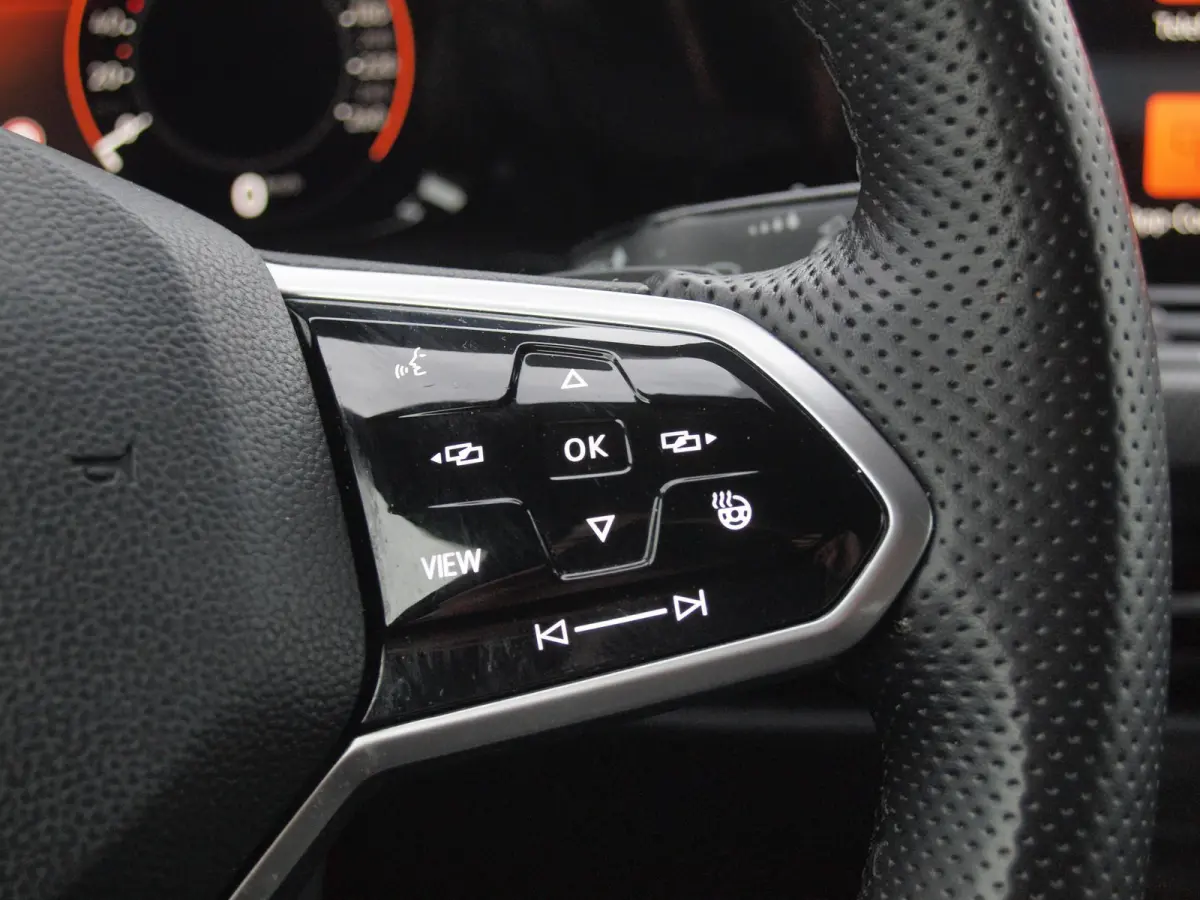 1.5 eTSI R-Line | Camera | Sfeerverlichting | Apple Carplay | Virtual Cockpit |