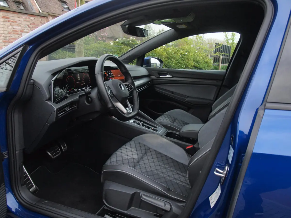 1.5 eTSI R-Line | Camera | Sfeerverlichting | Apple Carplay | Virtual Cockpit |