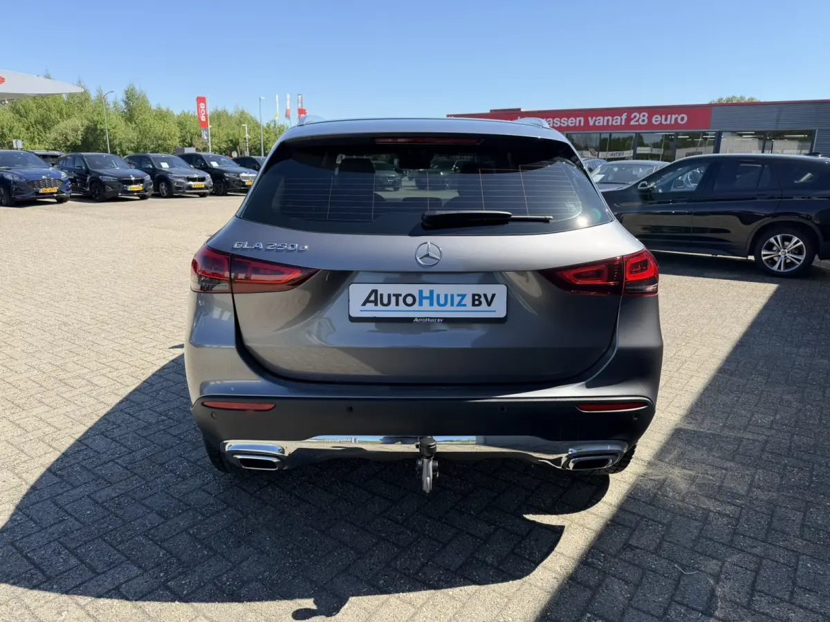250 e Progressive LED Wegklapbare trekhaak Stoelverwarming Achteruitrijcamera