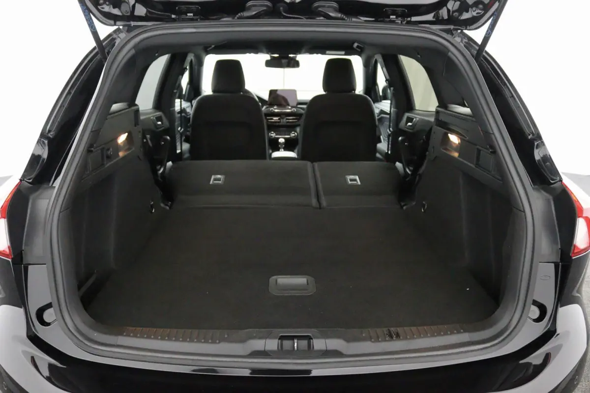 1.0 EcoBoost Hybrid ST-line X zwart