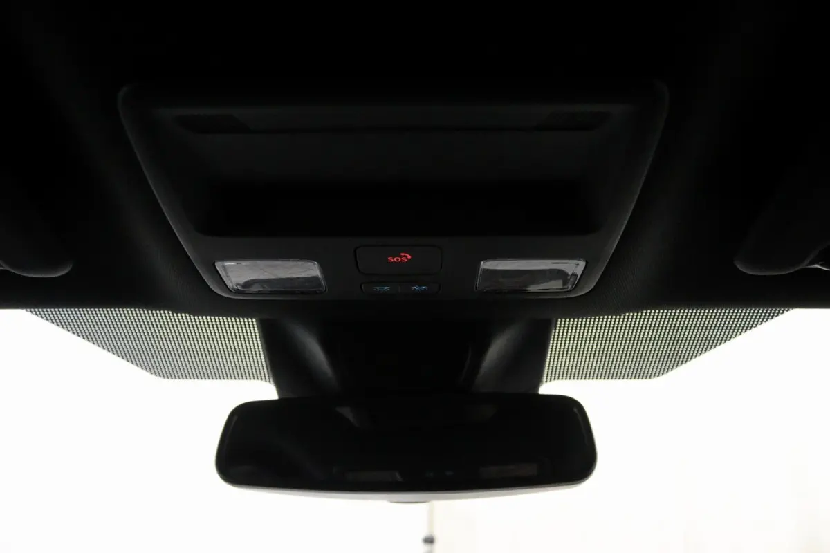 1.0 EcoBoost Hybrid ST-line X zwart