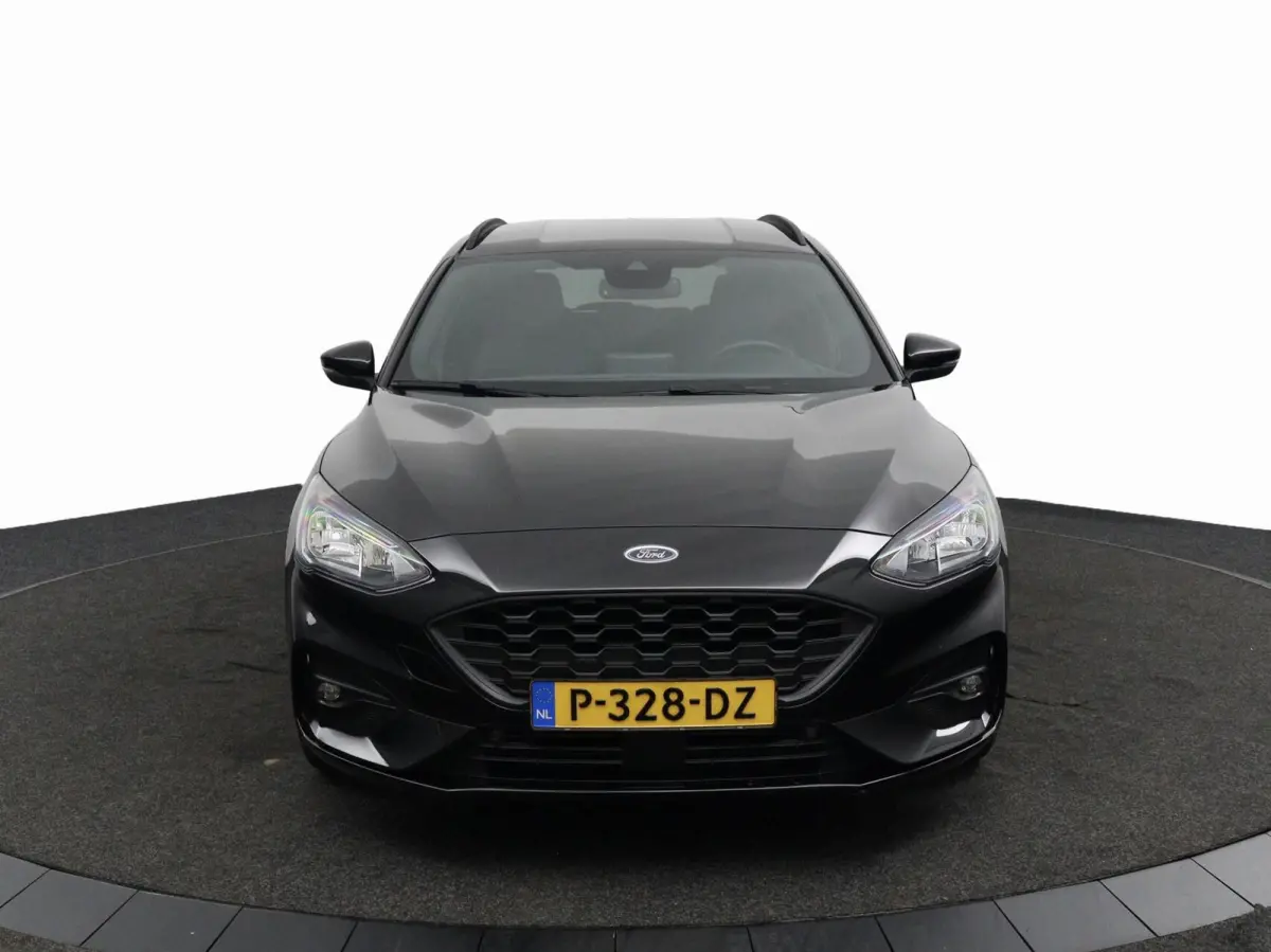 1.0 EcoBoost Hybrid ST-line X zwart