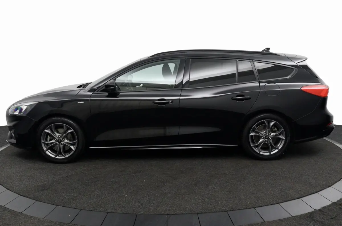 1.0 EcoBoost Hybrid ST-line X zwart