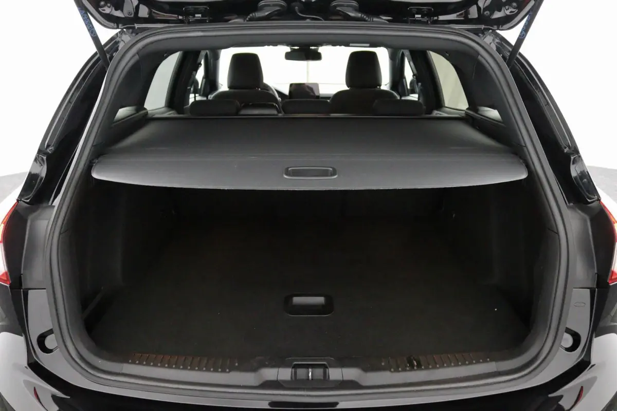 1.0 EcoBoost Hybrid ST-line X zwart