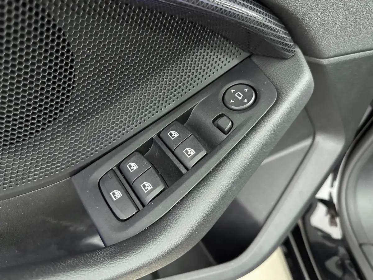 118i Executive Edition AUTOMAAT | PANORAMADAK | CLIMATE CONTROL | NAVIGATIE