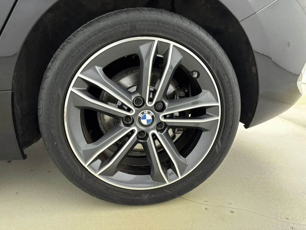 118i Executive Edition AUTOMAAT | PANORAMADAK | CLIMATE CONTROL | NAVIGATIE