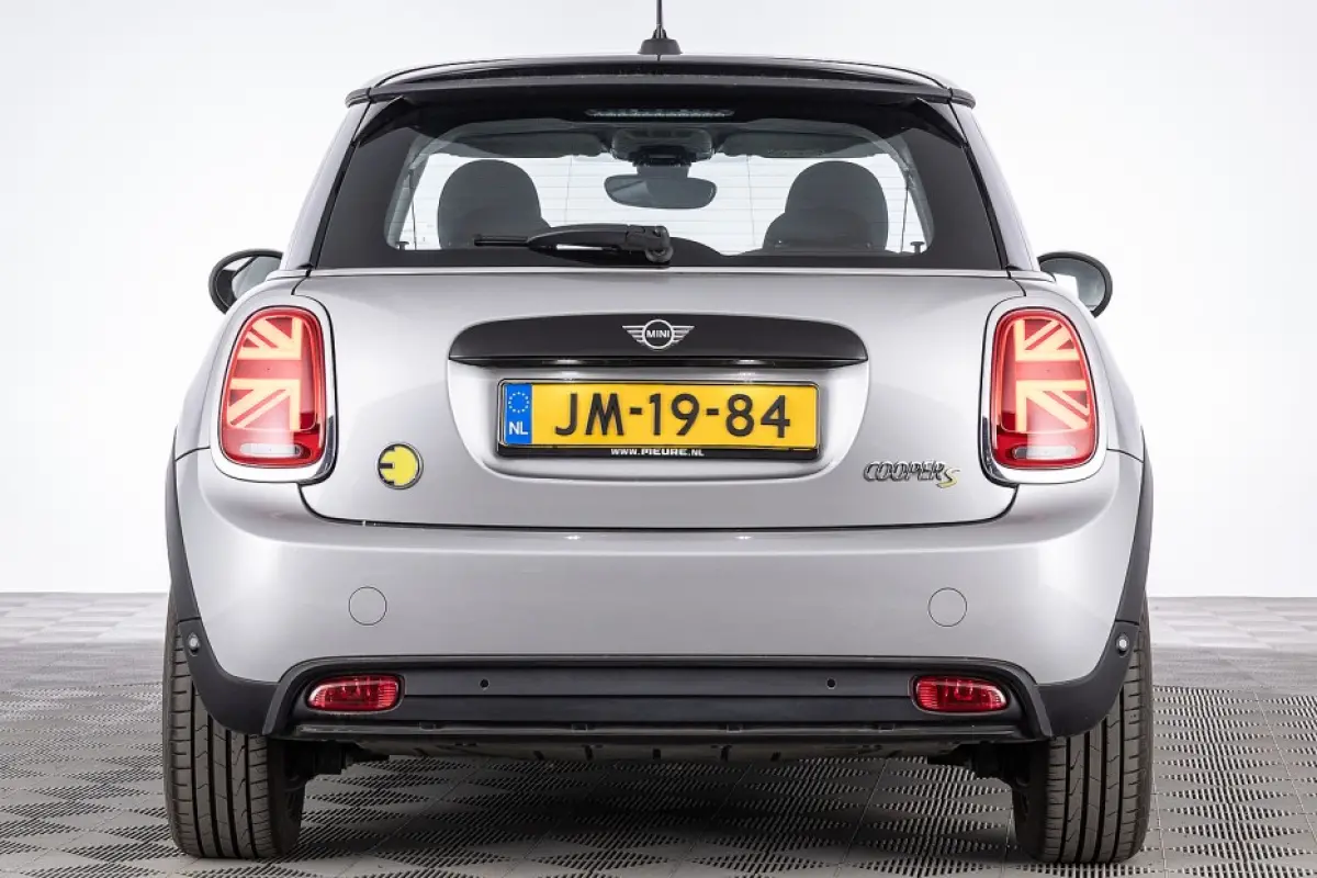 Mini SE 33 kWh *SOH 97%* Sportstoelen | Full LED | NAVI | ECC | Sportstoelen