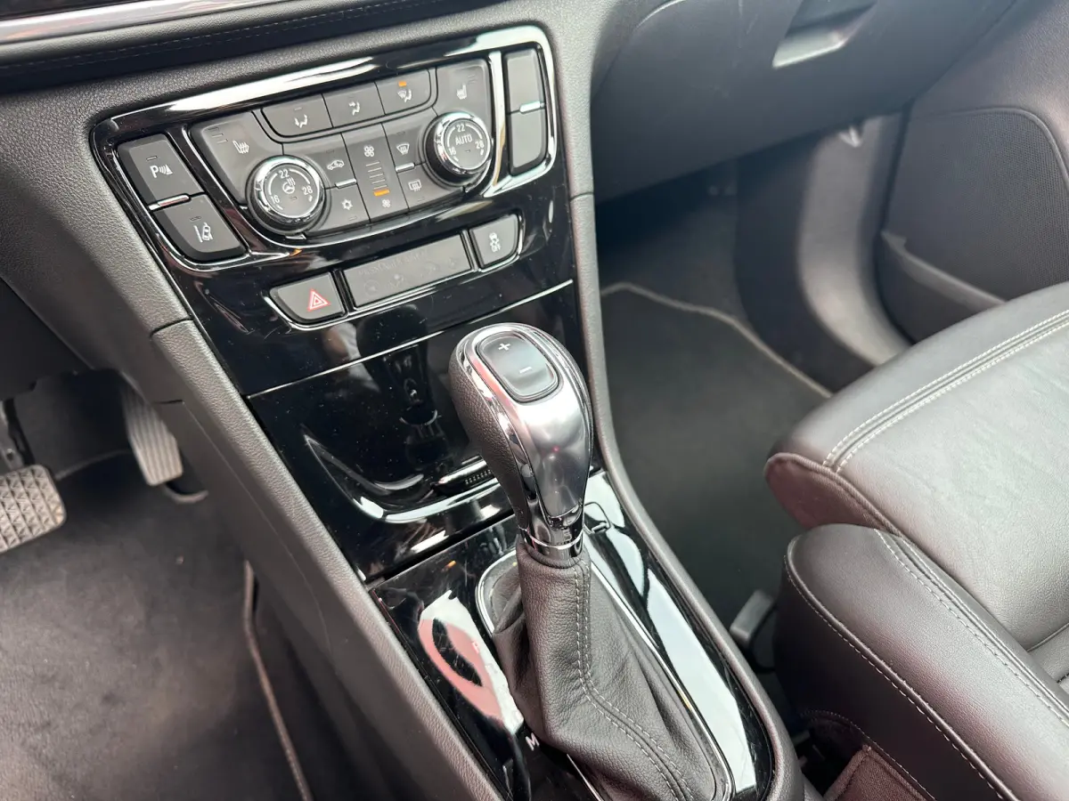 1.4 Turbo Innovation | Achterbank in delen neerklapbaar | Achteruitrijcamera | Apple Carplay/Android Auto|telefoonintegratie premium