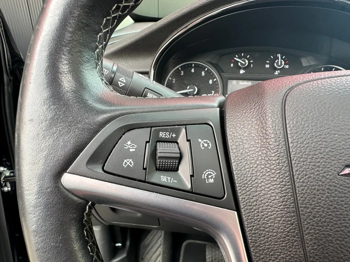1.4 Turbo Innovation | Achterbank in delen neerklapbaar | Achteruitrijcamera | Apple Carplay/Android Auto|telefoonintegratie premium
