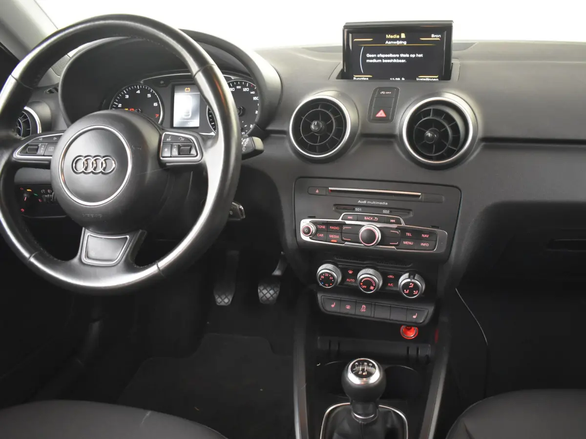 1.0 TFSI S-Line Advance Sport 95Pk | Automatische Airco | Stoelverwarming | Navigatie | Cruise control | Parkeersensor Achter |17"LMV