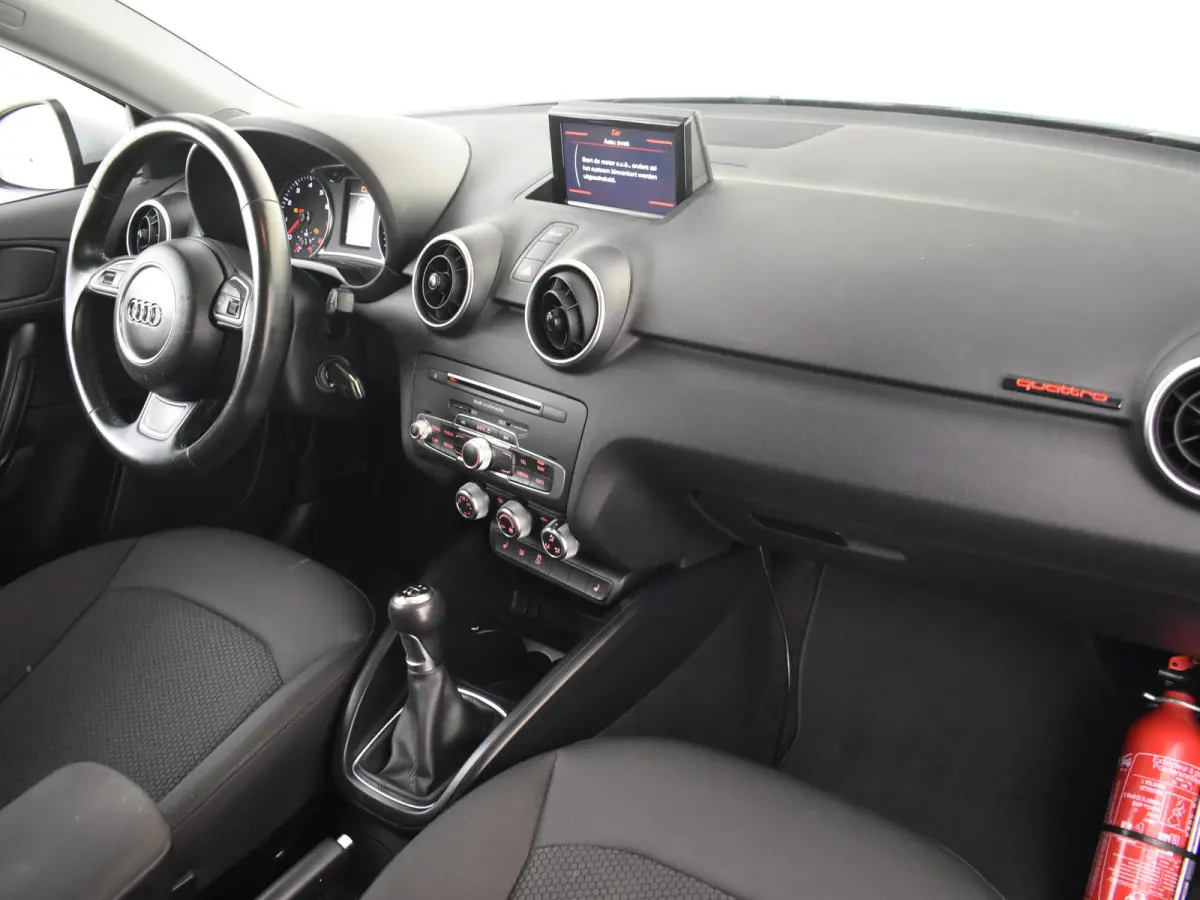 1.0 TFSI S-Line Advance Sport 95Pk | Automatische Airco | Stoelverwarming | Navigatie | Cruise control | Parkeersensor Achter |17"LMV