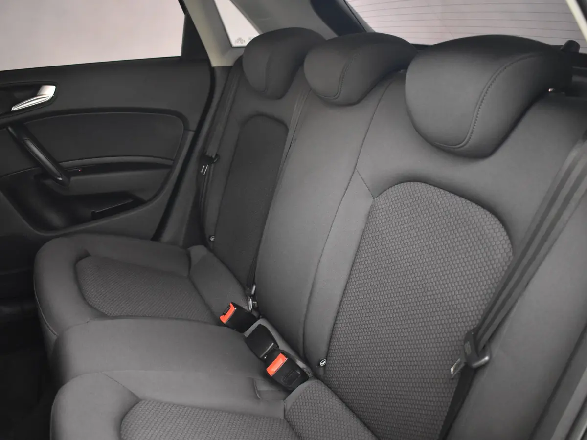 1.0 TFSI S-Line Advance Sport 95Pk | Automatische Airco | Stoelverwarming | Navigatie | Cruise control | Parkeersensor Achter |17"LMV