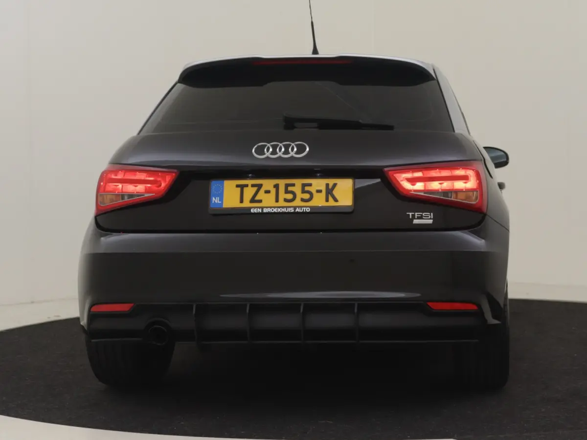 1.0 TFSI S-Line Advance Sport 95Pk | Automatische Airco | Stoelverwarming | Navigatie | Cruise control | Parkeersensor Achter |17"LMV