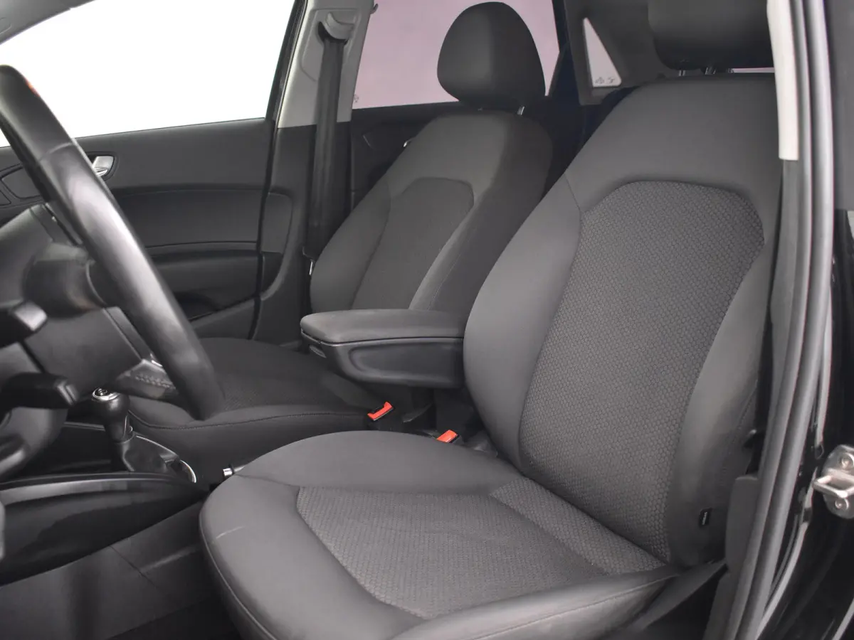 1.0 TFSI S-Line Advance Sport 95Pk | Automatische Airco | Stoelverwarming | Navigatie | Cruise control | Parkeersensor Achter |17"LMV
