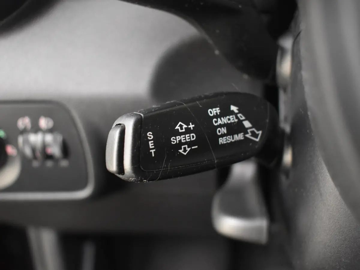 1.0 TFSI S-Line Advance Sport 95Pk | Automatische Airco | Stoelverwarming | Navigatie | Cruise control | Parkeersensor Achter |17"LMV