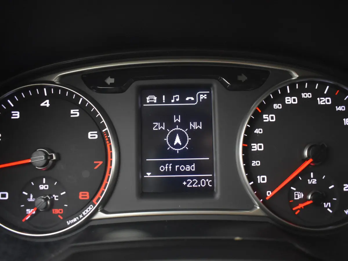 1.0 TFSI S-Line Advance Sport 95Pk | Automatische Airco | Stoelverwarming | Navigatie | Cruise control | Parkeersensor Achter |17"LMV