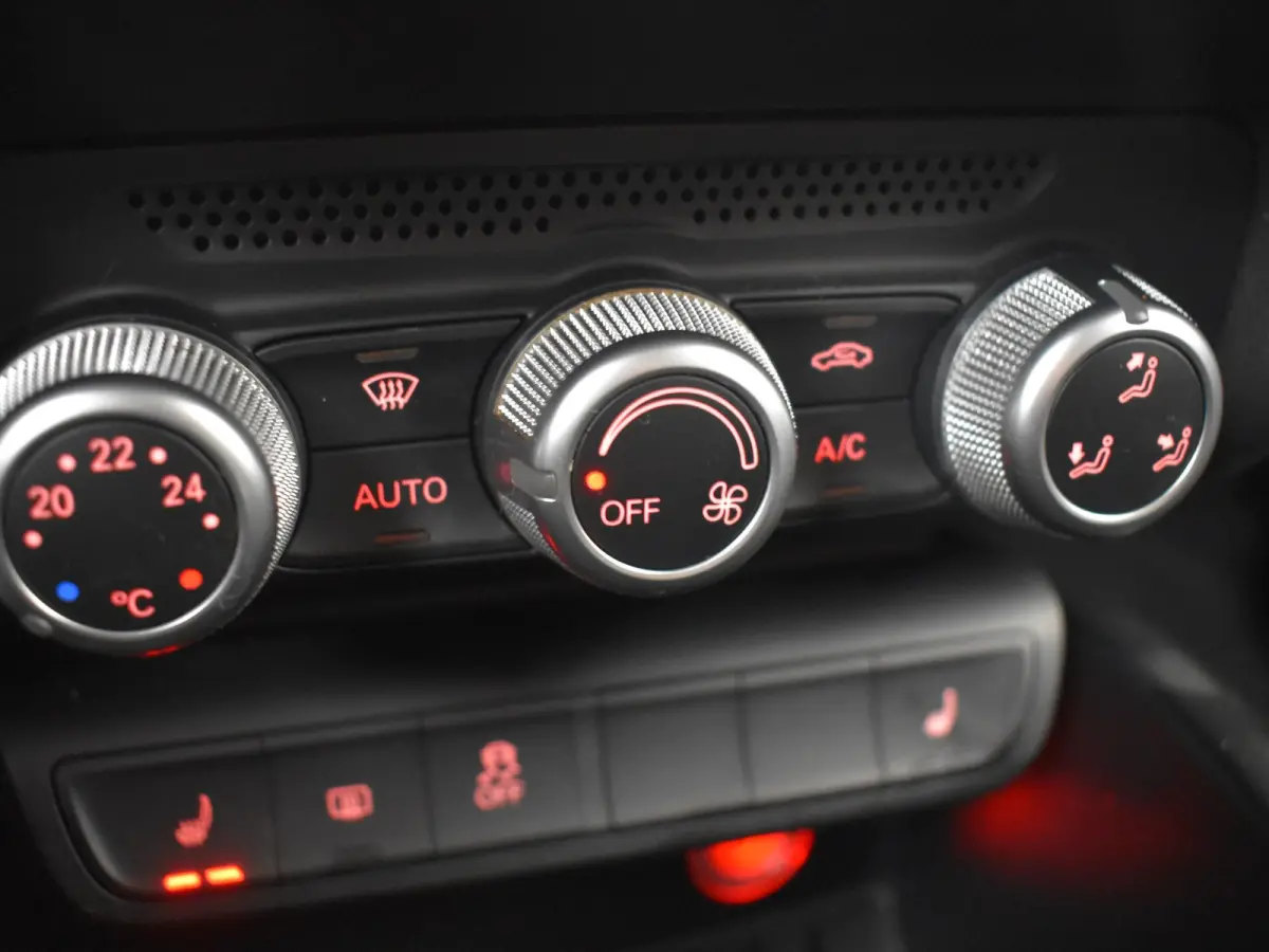 1.0 TFSI S-Line Advance Sport 95Pk | Automatische Airco | Stoelverwarming | Navigatie | Cruise control | Parkeersensor Achter |17"LMV