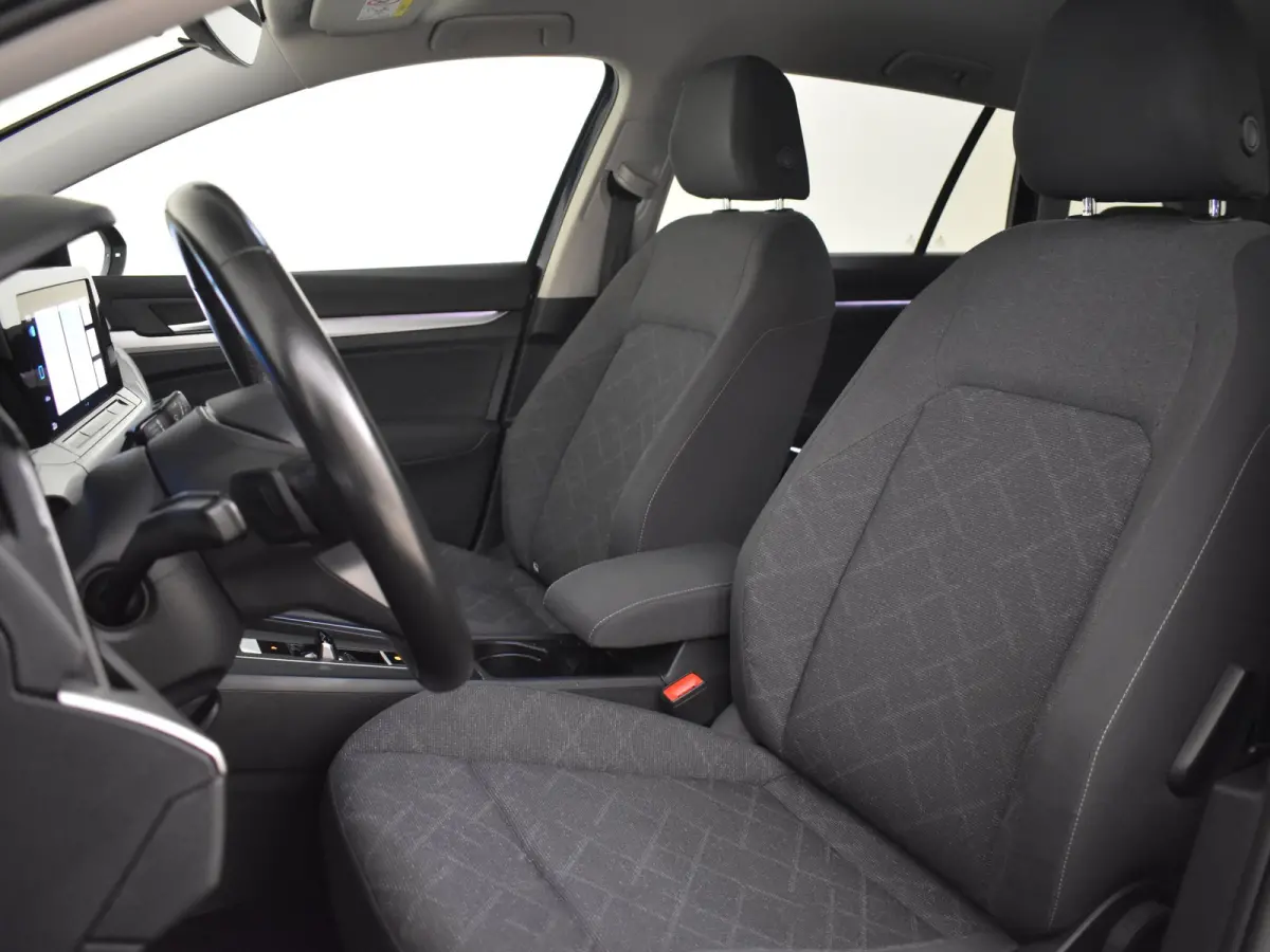 1.0 eTSI Life 110Pk DSG/AUTO | Trekhaak | Apple carplay Android auto | Navigatie | Cruise control adaptief | Parkeersensoren V&A | 16"LMV