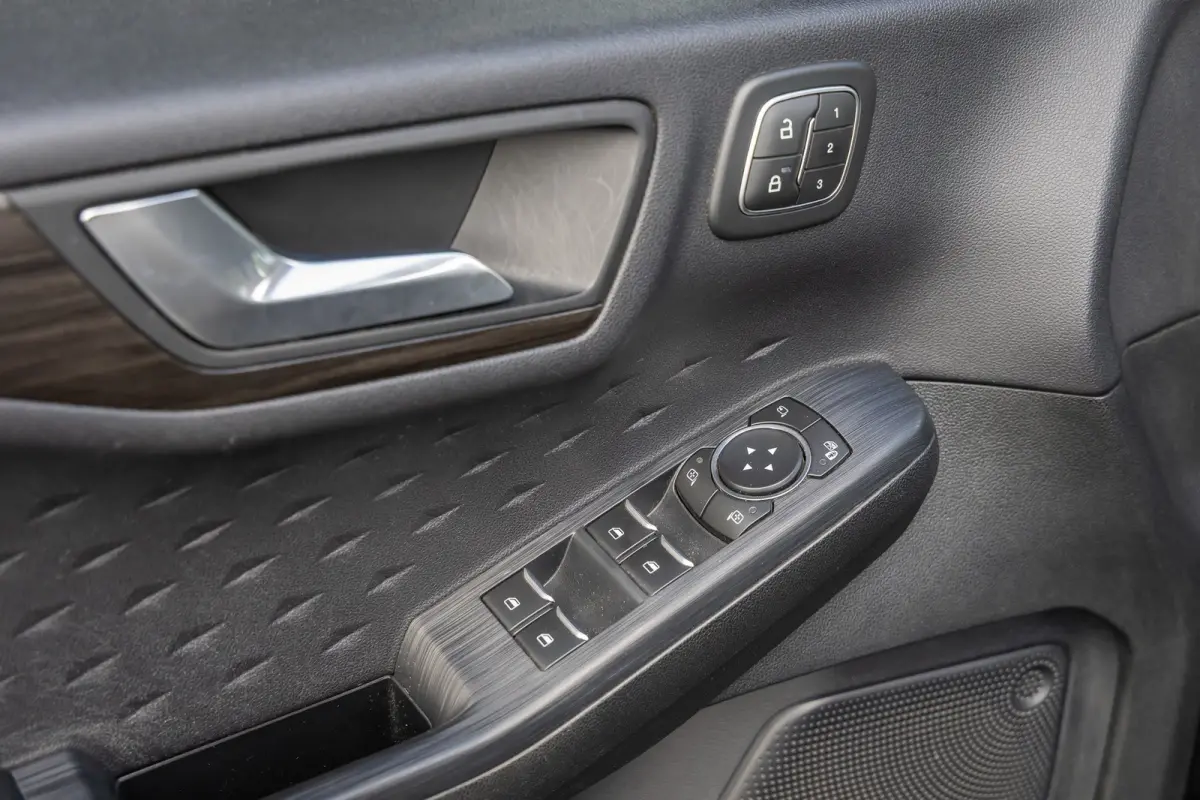 1.5 EcoBoost Vignale | Full options | Incl. Trekhaak | Panoramadak | 1800kg trekgewicht