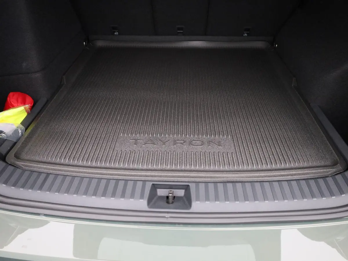 1.5 eHybrid R-Line Edition 204 PK| Origineel Nederlands | 1e Eigenaar | Trekhaak | Panoramadak | Navigatie | Dodehoeksensoren | Achteruitrijcamera | Sfeerverlichting