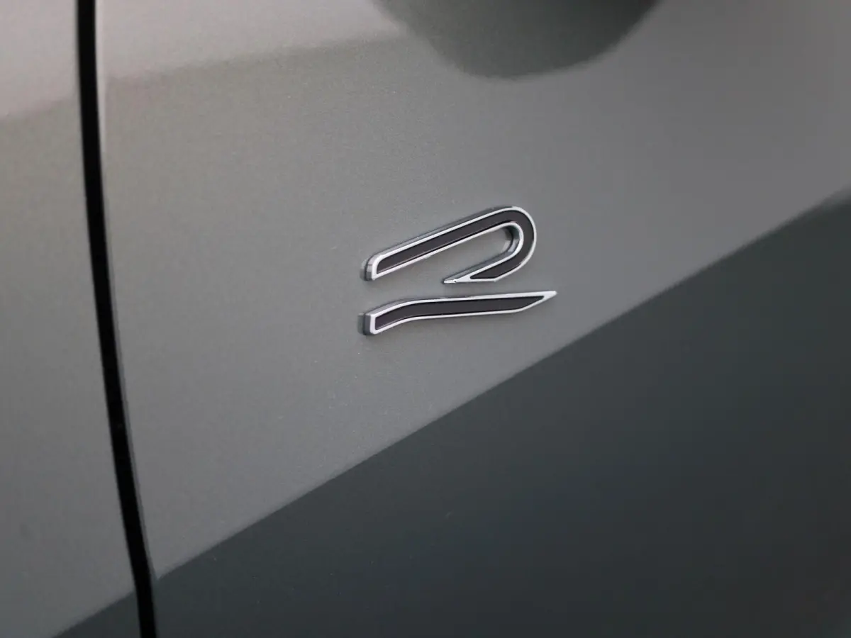 1.5 eHybrid R-Line Edition 204 PK| Origineel Nederlands | 1e Eigenaar | Trekhaak | Panoramadak | Navigatie | Dodehoeksensoren | Achteruitrijcamera | Sfeerverlichting