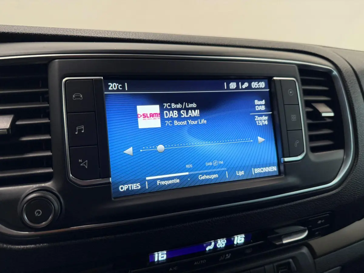 Verso Luxury L2 8persoons PERSONENBUS Navigatie Apple Carplay Android Auto Climate Control Lichtmetalen velgen Cruise Control SOH 85%
