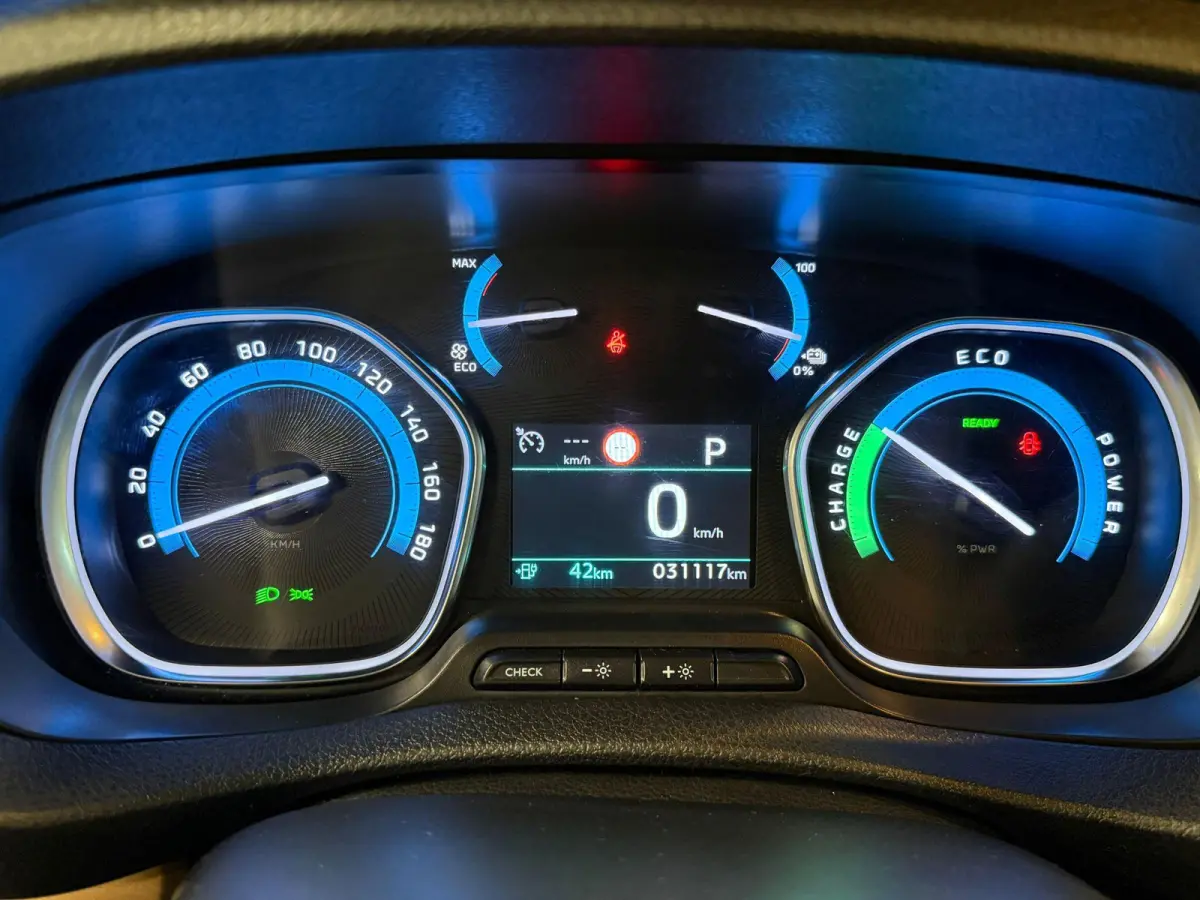 Verso Luxury L2 8persoons PERSONENBUS Navigatie Apple Carplay Android Auto Climate Control Lichtmetalen velgen Cruise Control SOH 85%