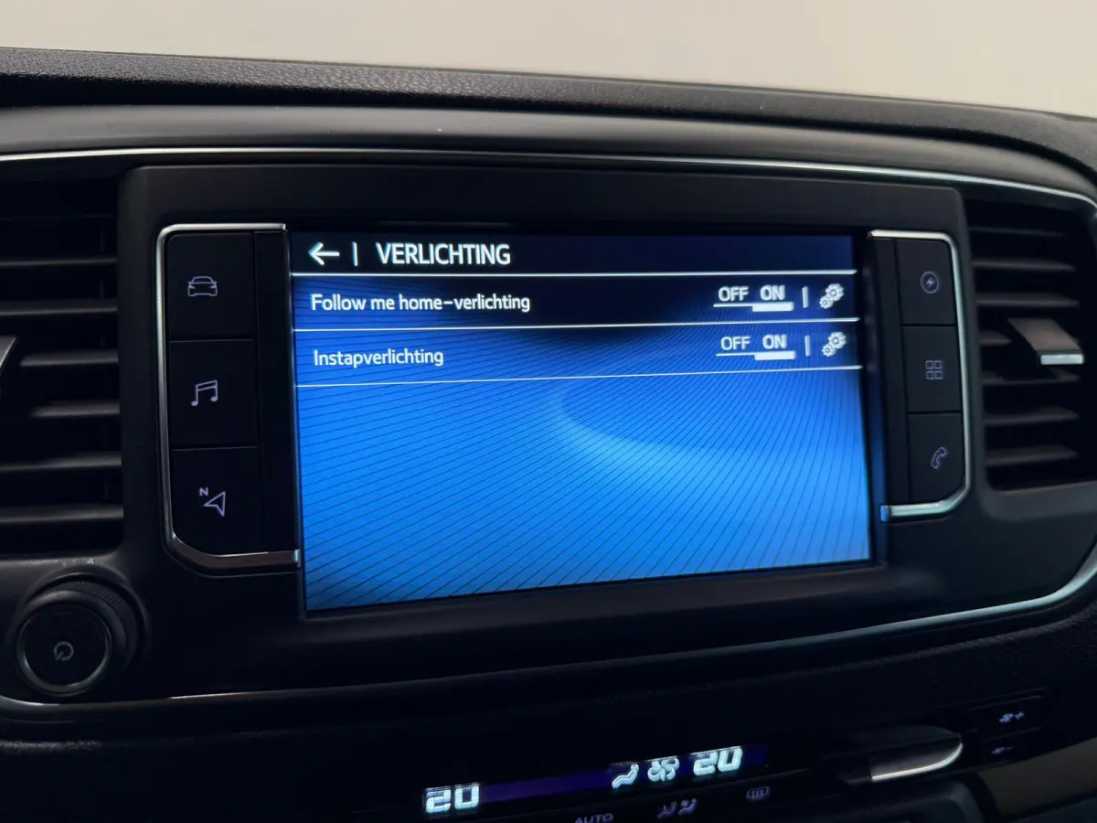 Verso Luxury L2 8persoons PERSONENBUS Navigatie Apple Carplay Android Auto Climate Control Lichtmetalen velgen Cruise Control SOH 85%