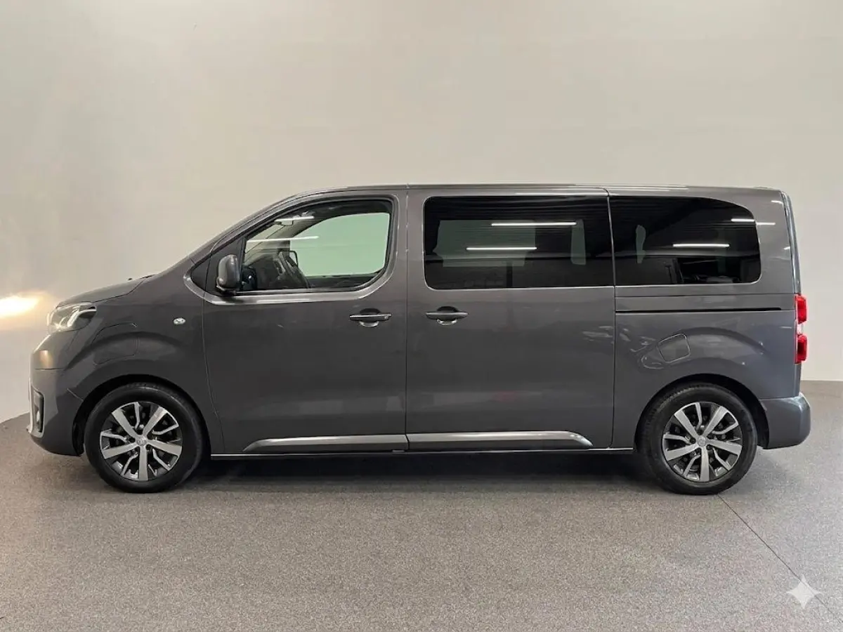 Verso Luxury L2 8persoons PERSONENBUS Navigatie Apple Carplay Android Auto Climate Control Lichtmetalen velgen Cruise Control SOH 85%