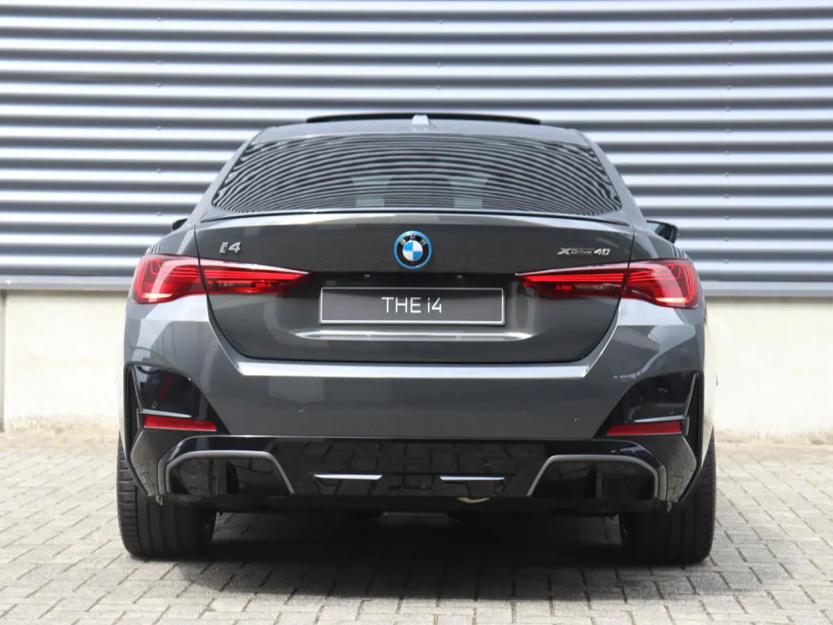 xDrive40 | M Sportpakket Pro | Innovation Pack | Comfort Pack | Showroom Selection