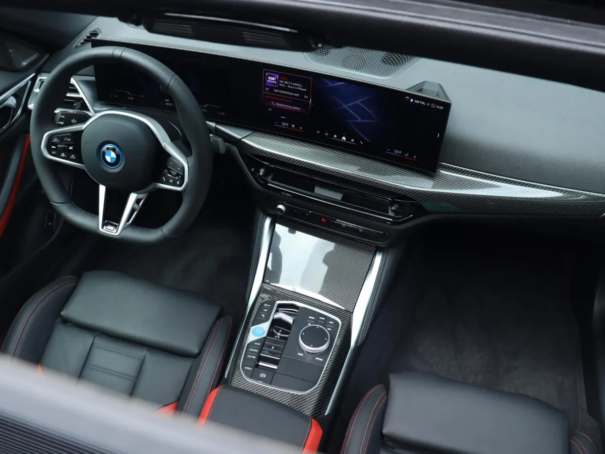 xDrive40 | M Sportpakket Pro | Innovation Pack | Comfort Pack | Showroom Selection