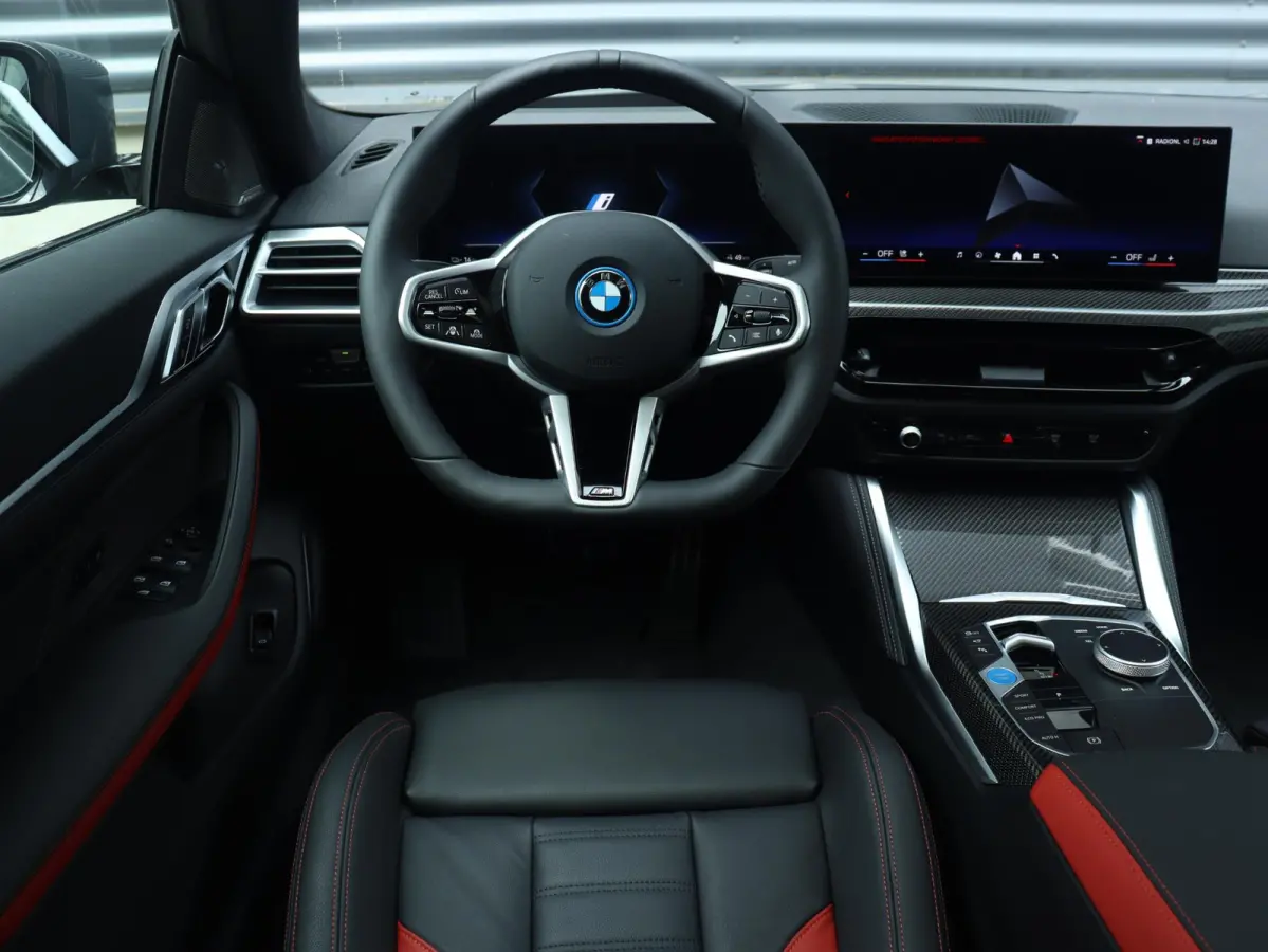 xDrive40 | M Sportpakket Pro | Innovation Pack | Comfort Pack | Showroom Selection