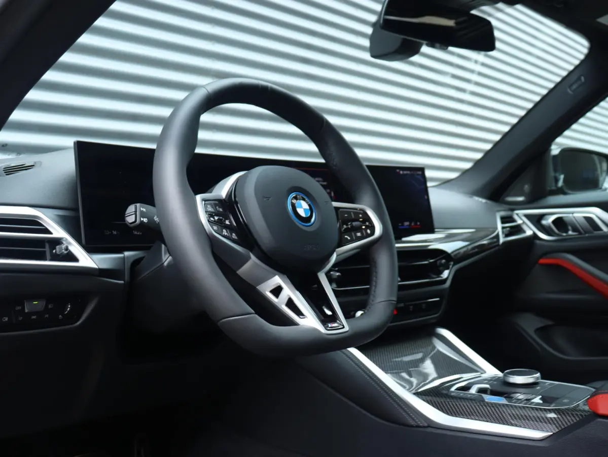 xDrive40 | M Sportpakket Pro | Innovation Pack | Comfort Pack | Showroom Selection