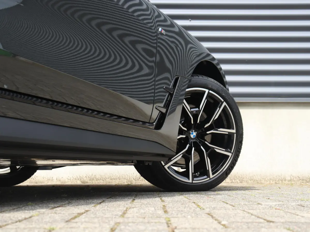 xDrive40 | M Sportpakket Pro | Innovation Pack | Comfort Pack | Showroom Selection