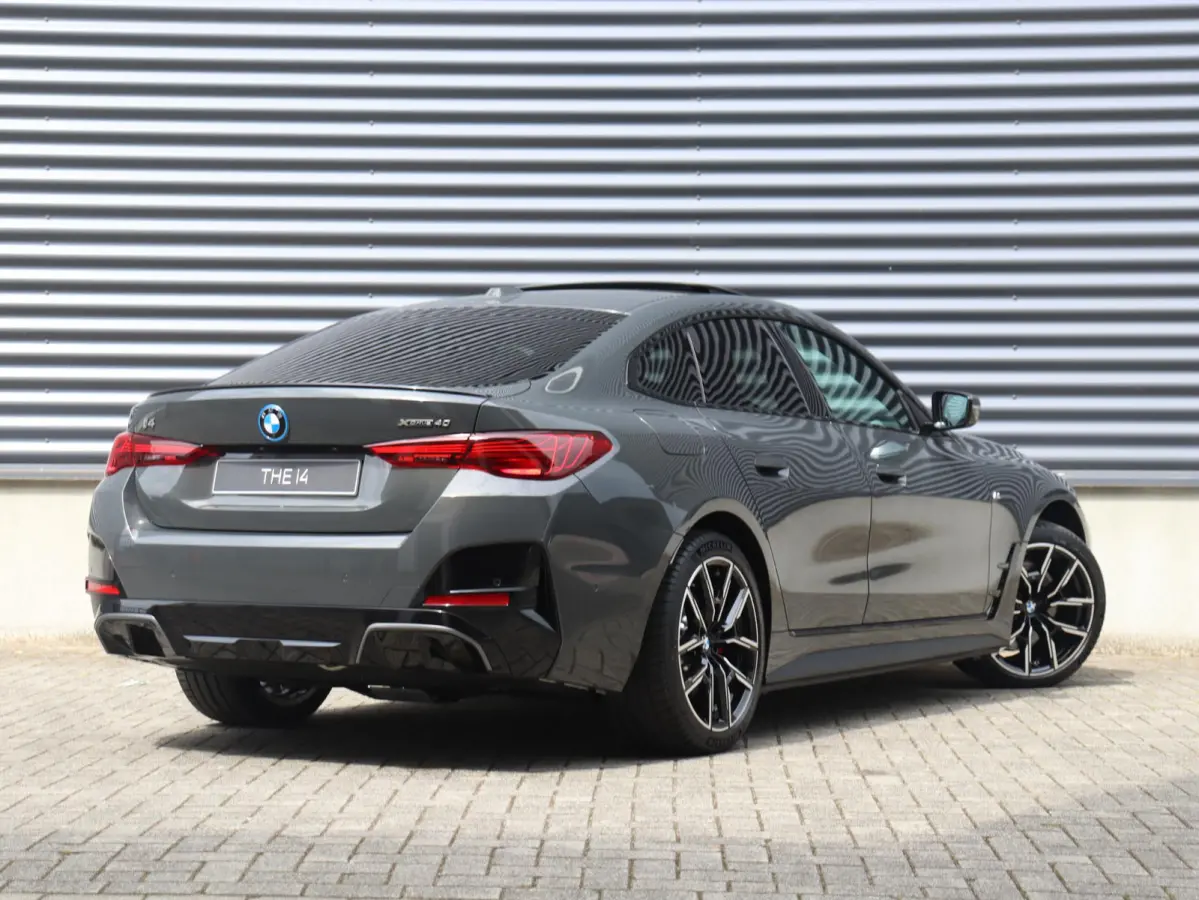 xDrive40 | M Sportpakket Pro | Innovation Pack | Comfort Pack | Showroom Selection