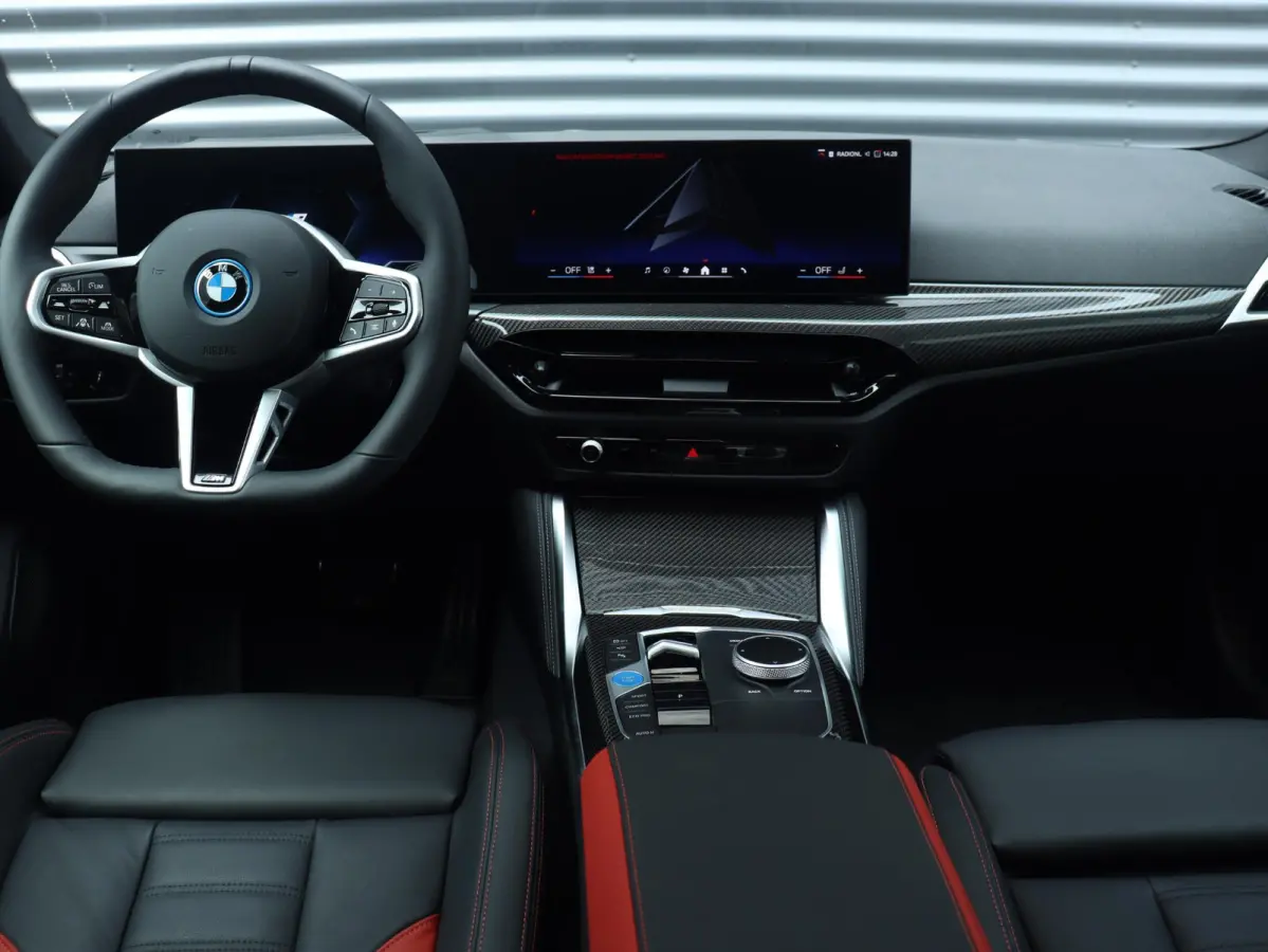 xDrive40 | M Sportpakket Pro | Innovation Pack | Comfort Pack | Showroom Selection