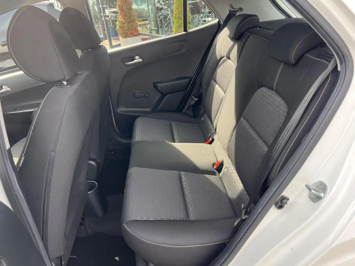 1.0 ComfortLine Automaat Airco Bluetooth BTW NAP