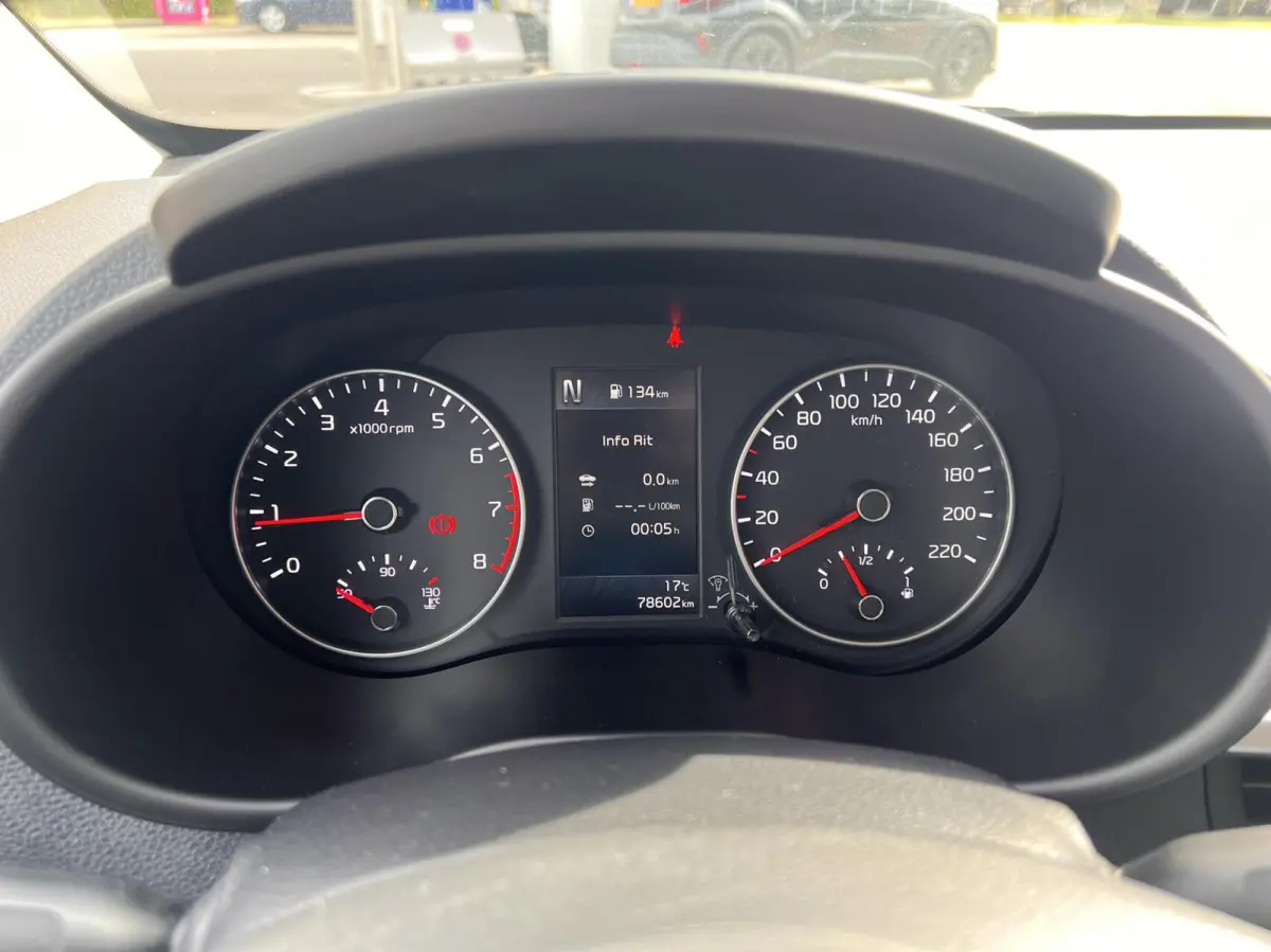 1.0 ComfortLine Automaat Airco Bluetooth BTW NAP