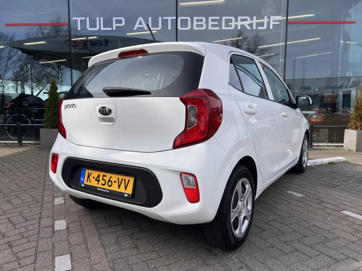 1.0 ComfortLine Automaat Airco Bluetooth BTW NAP