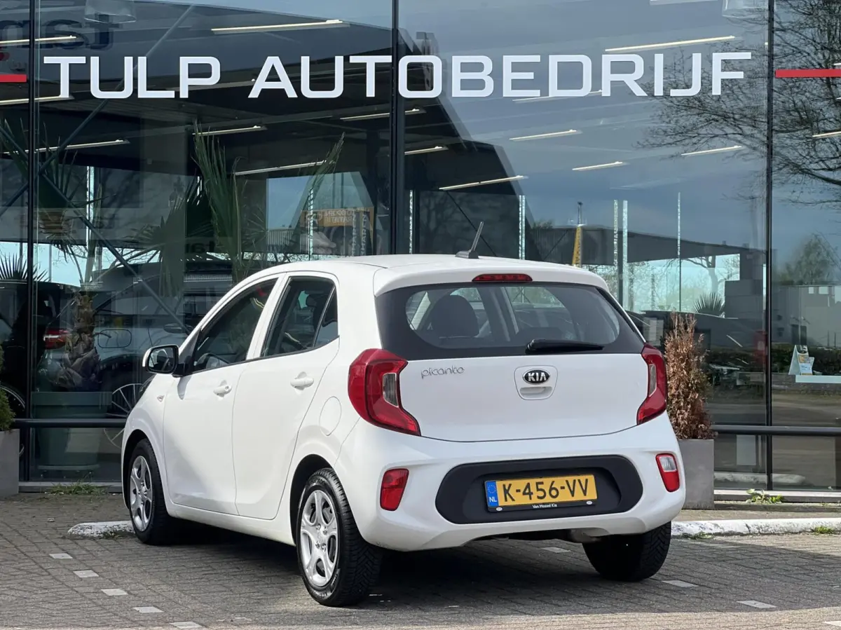 1.0 ComfortLine Automaat Airco Bluetooth BTW NAP