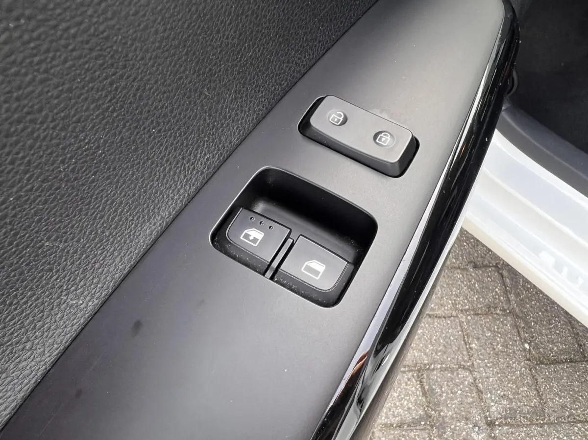1.0 ComfortLine Automaat Airco Bluetooth BTW NAP