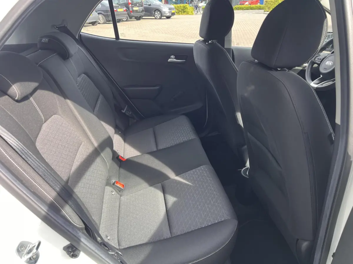 1.0 ComfortLine Automaat Airco Bluetooth BTW NAP