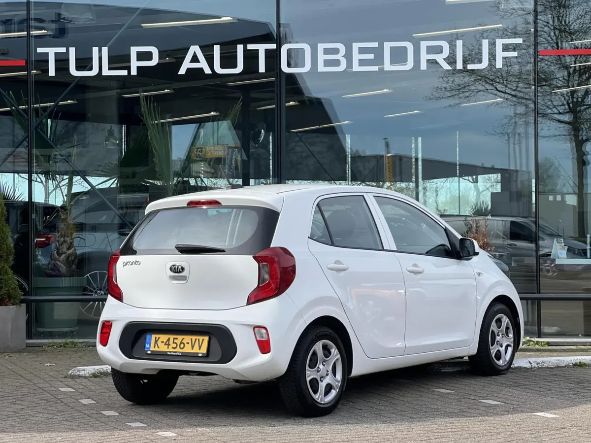 1.0 ComfortLine Automaat Airco Bluetooth BTW NAP