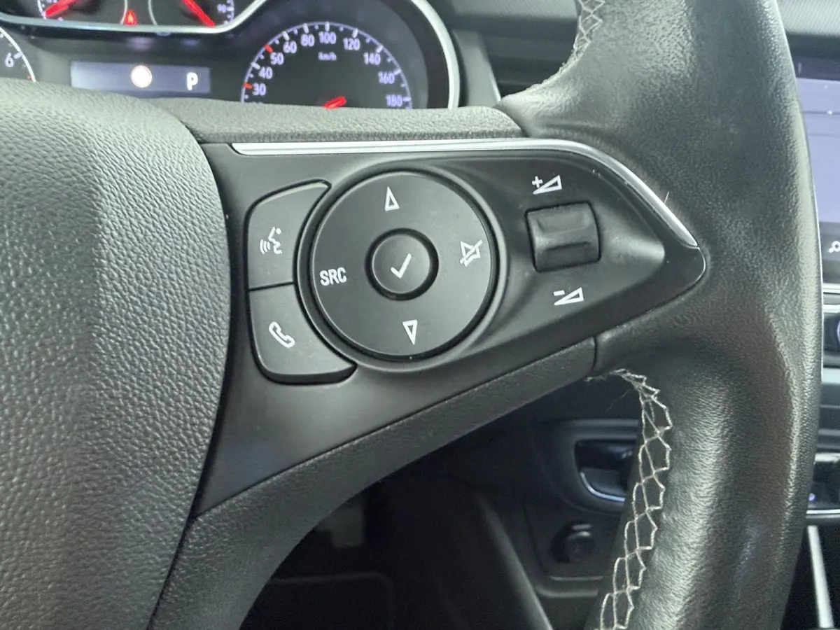1.2 T. 130 pk Elegance AUTOMAAT / Navigatie / Camera / Parkeersensoren / Carplay / LED / 16'' LMV