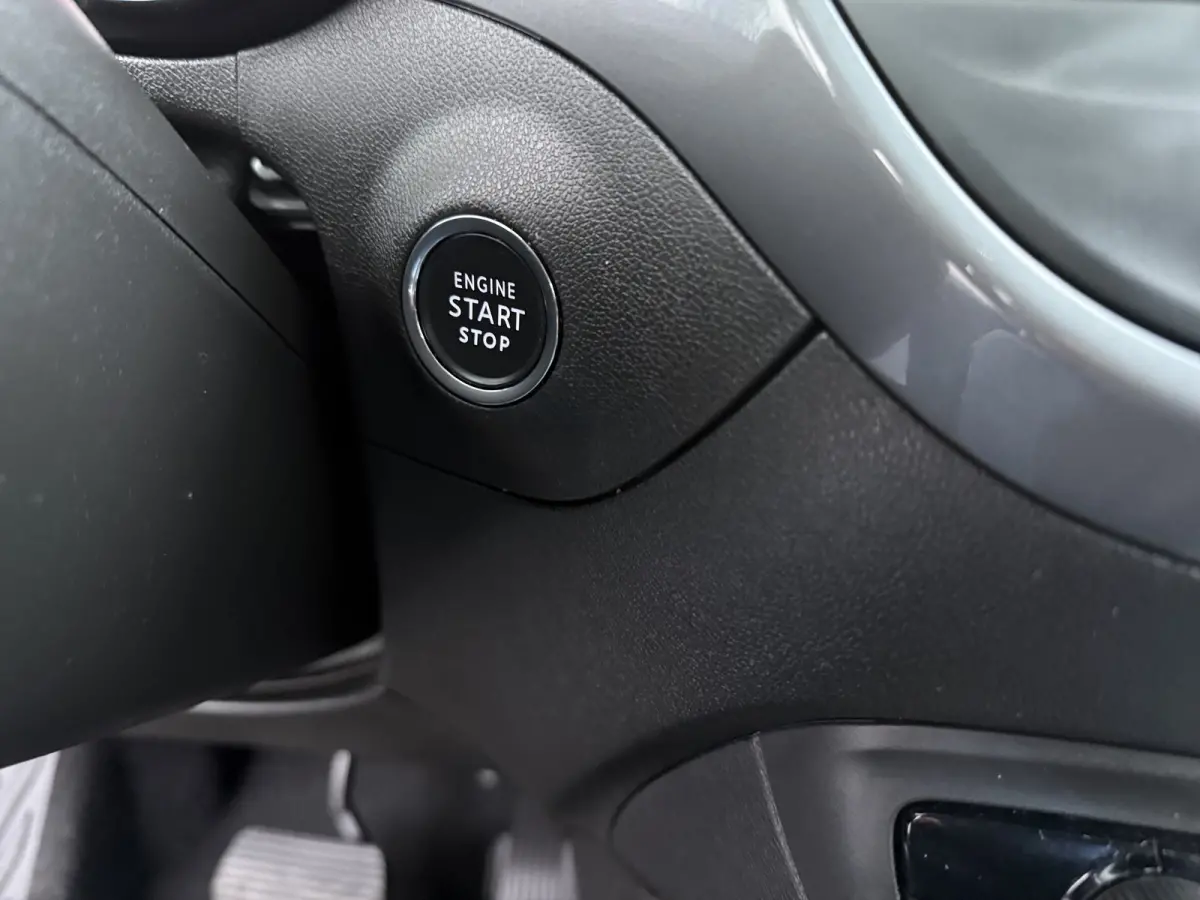 1.2 T. 130 pk Elegance AUTOMAAT / Navigatie / Camera / Parkeersensoren / Carplay / LED / 16'' LMV