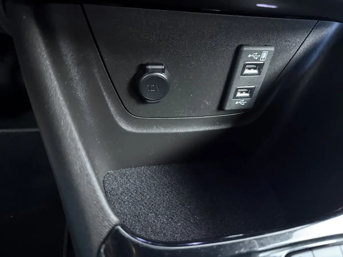 1.2 T. 130 pk Elegance AUTOMAAT / Navigatie / Camera / Parkeersensoren / Carplay / LED / 16'' LMV