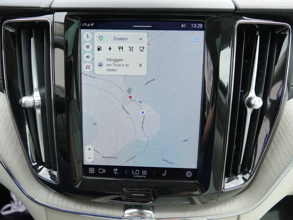 2.0 T8 PHEV AWD Ultimate Bright BOMVOL | TREKH. | LUCHTVERING | BOWERS & WILKINS | PANO | LEER