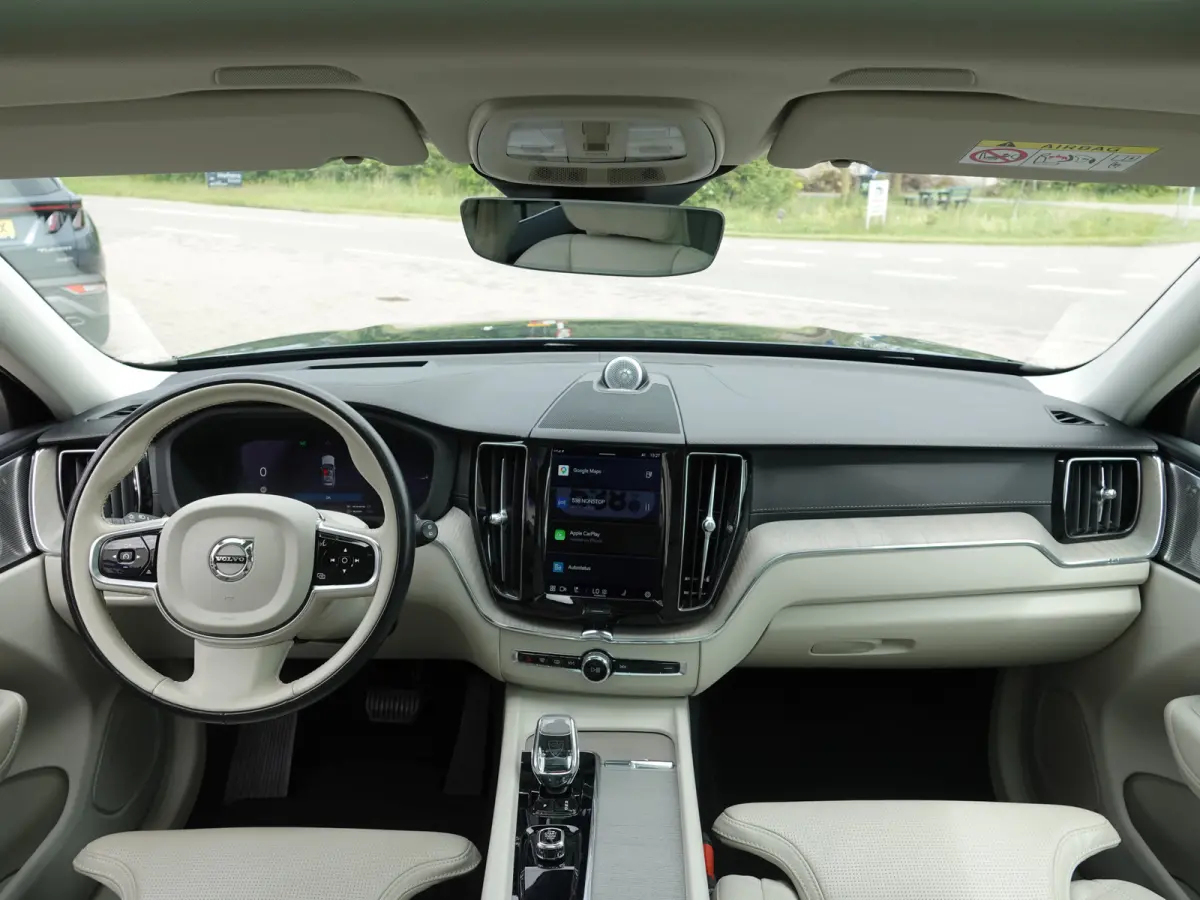 2.0 T8 PHEV AWD Ultimate Bright BOMVOL | TREKH. | LUCHTVERING | BOWERS & WILKINS | PANO | LEER